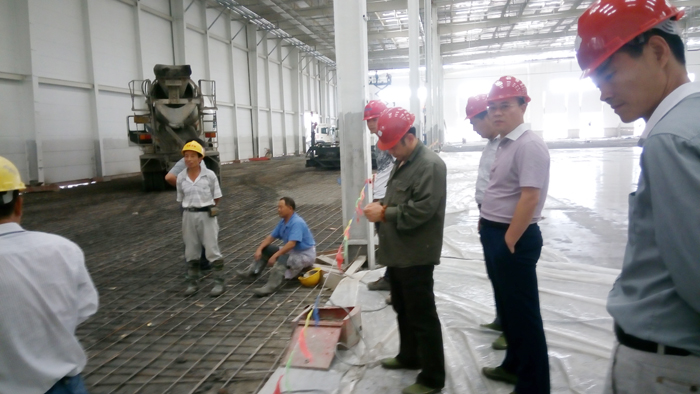 耐福地坪客户考察--正在施工项目