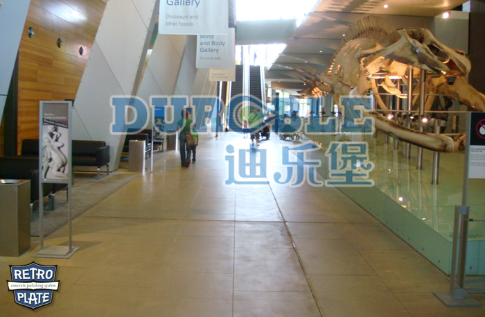 力石伯乐致密钢化抛光施工--购物核心地坪